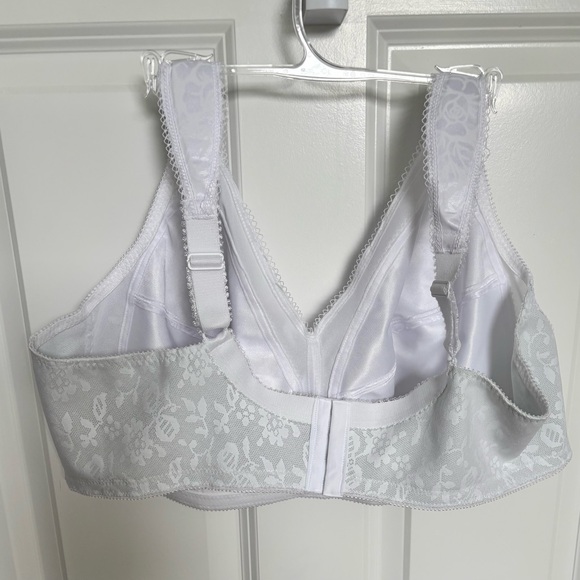 PLAYTEX 18-Hour Wireless Bra. Size 48C. White. NWOT. Fast Shipping. See Pics - Picture 10 of 10
